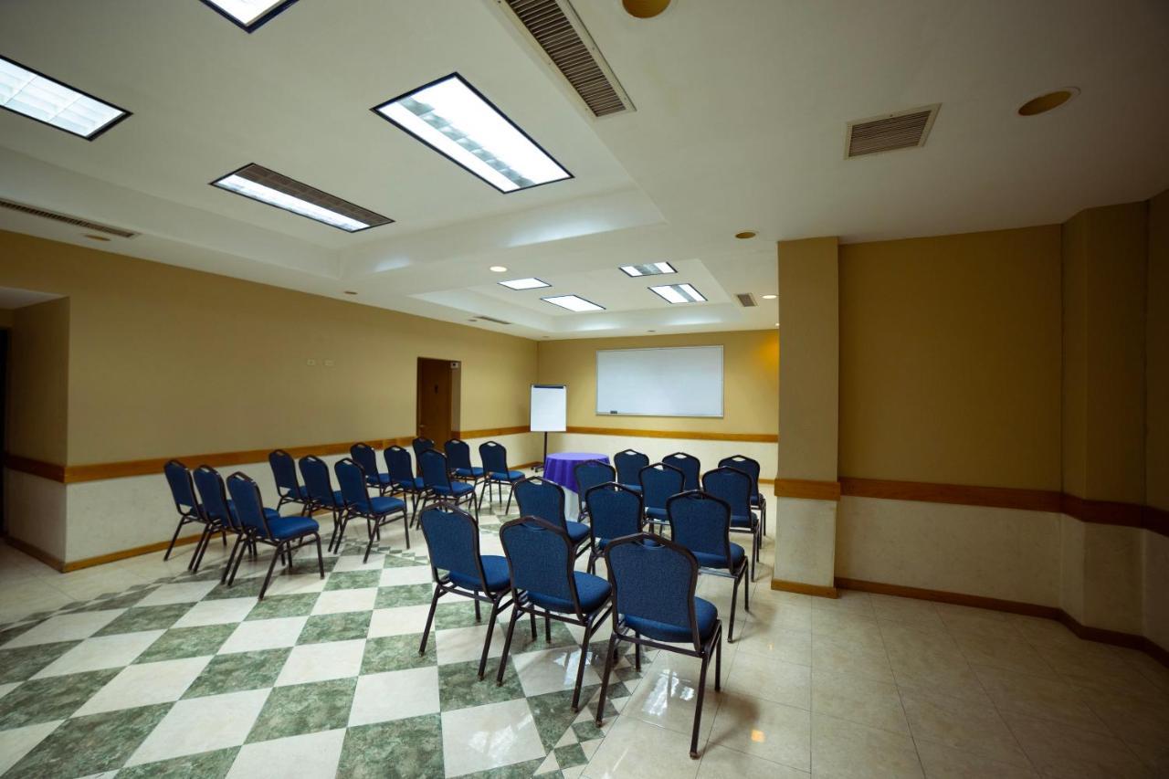 Hotel Colonial مكسيكالي المظهر الخارجي الصورة