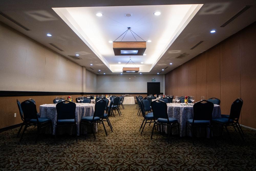 Hotel Colonial مكسيكالي المظهر الخارجي الصورة
